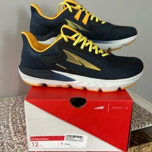 Brand New Men’s Altra Provision 6 size 12